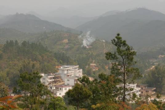 新良村（广东五华县周江镇下辖村）