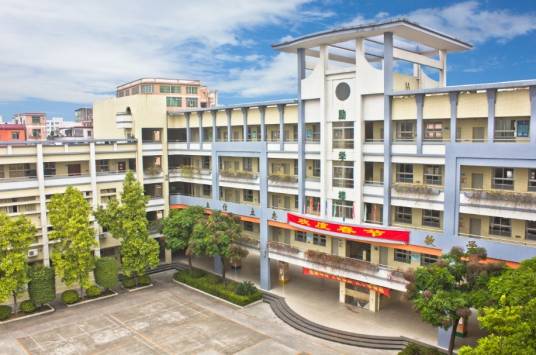 天河区龙洞小学