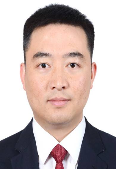 杨锦（六枝特区党委副书记、党建扶贫团团长）