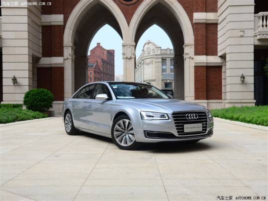 2013款奥迪A8 55 TFSI quattro尊贵型