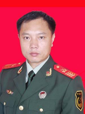 李进明（武警六级士官）