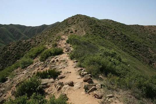 双山（山西省天镇县阴山山脉南支）