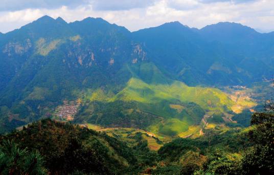 莲花山（广西金秀县莲花山）