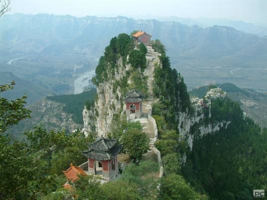 马鞍山（河南省洛阳市偃师区马鞍山）