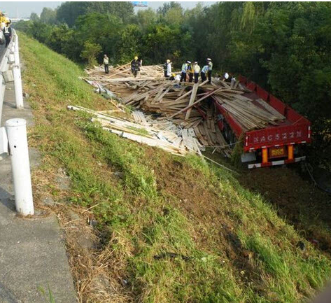 9·22丹阳沪蓉高速交通事故