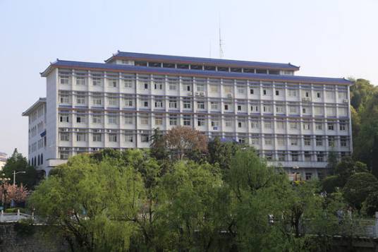 湖北民族学院文学与传媒学院