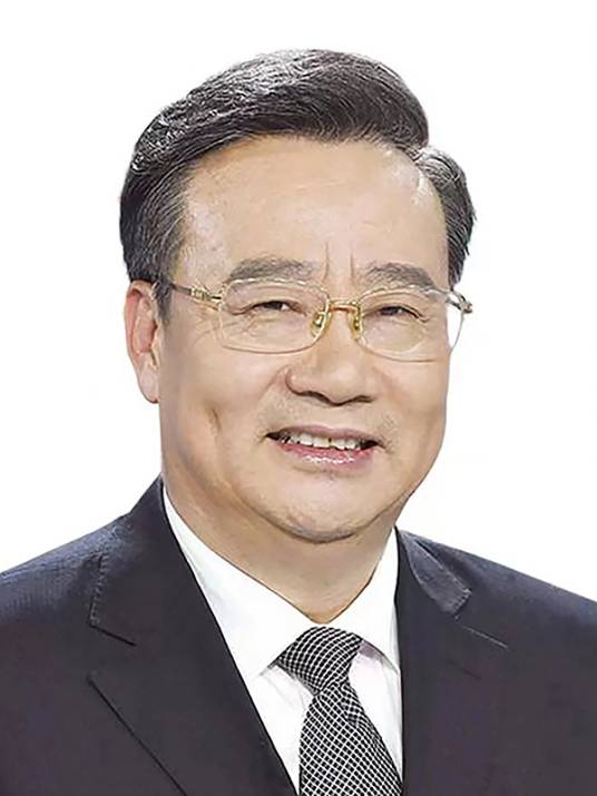 王永胜（第十四届全国人大代表，山东泰山钢铁集团有限公司董事长、党委书记）