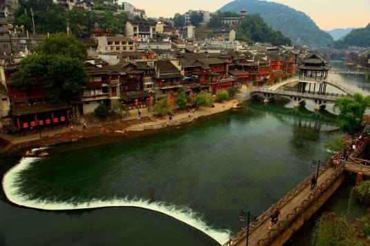 凤凰古城（湖南省湘西自治州的国家5A级旅游景区“凤凰古城旅游区”的组成部分）